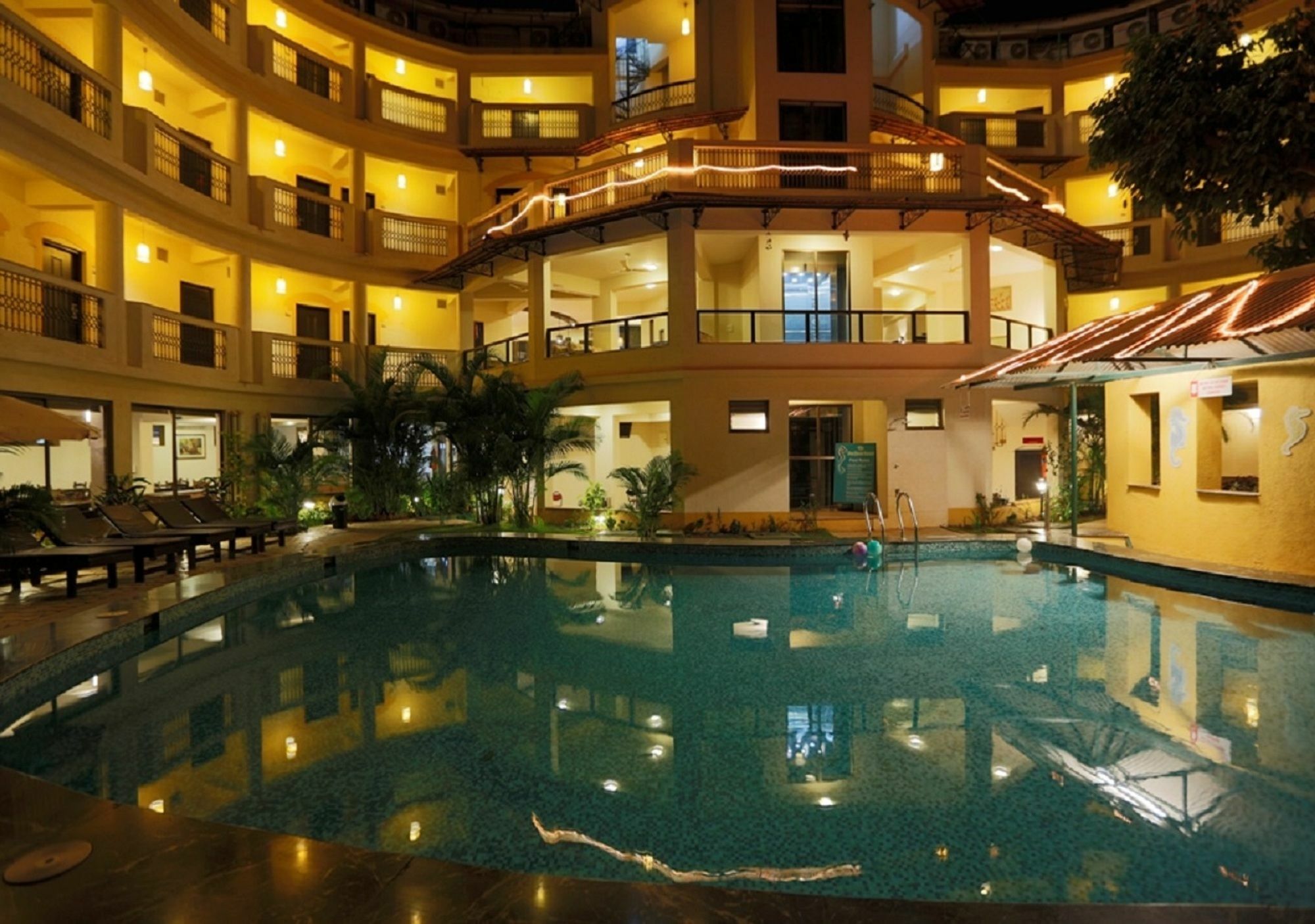 The Sea Horse Resort Baga Exterior foto